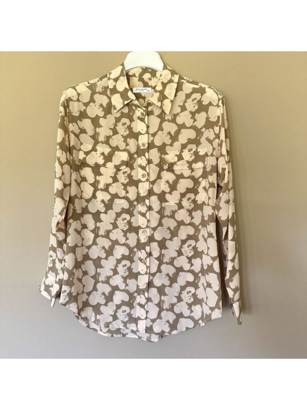 NWT Equipment Femme 100% Silk Button Shirt XS Heart Quiet Luxury Long Sleeve